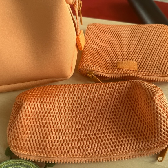 Dagne Dover Large Hunter Toiletry Bag, discontinued color - Picture 7 of 7